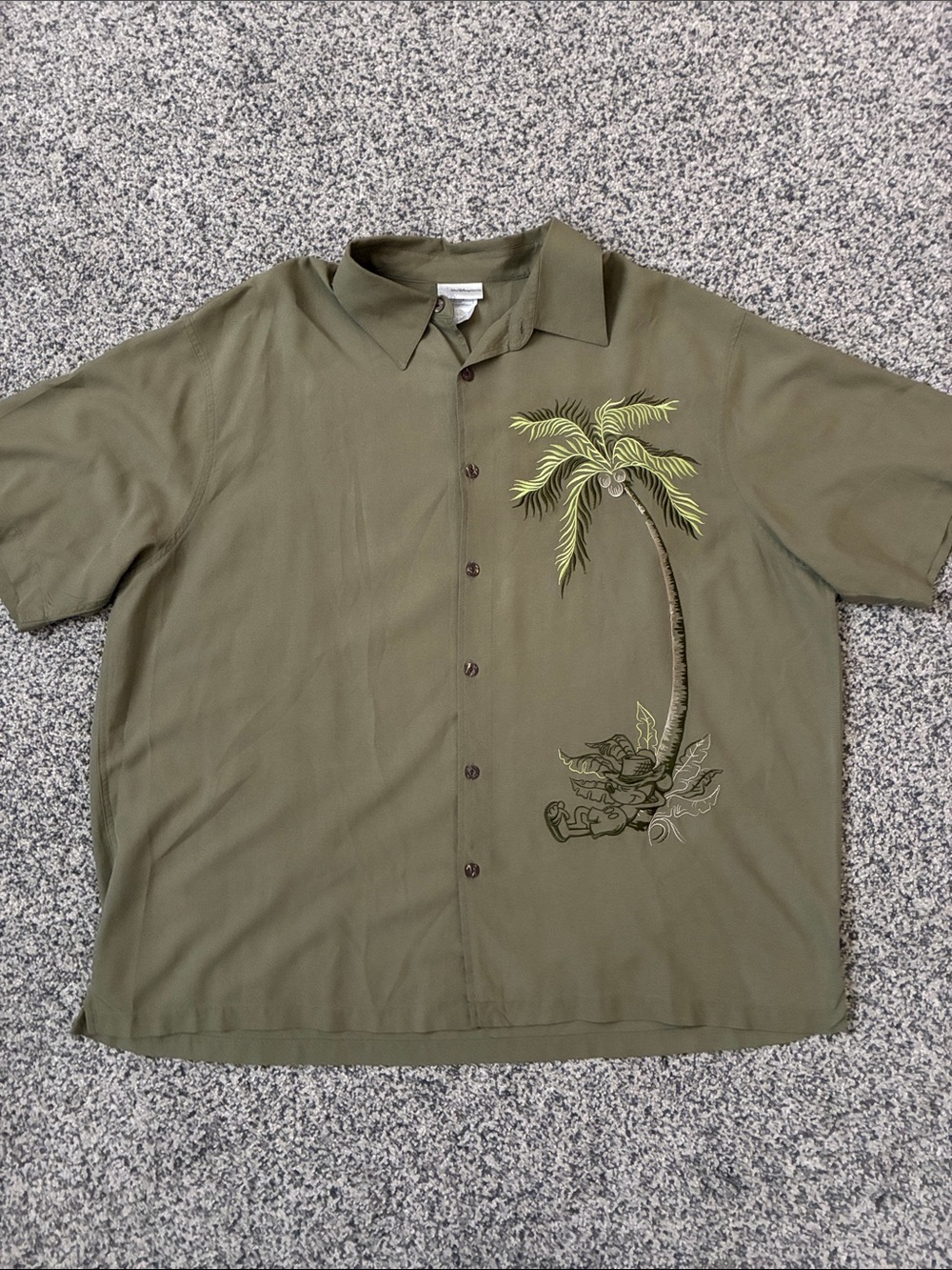 Disney Mens Olive Green Short-Sleeve Button-Down Shirt with Palm Tree. XXL